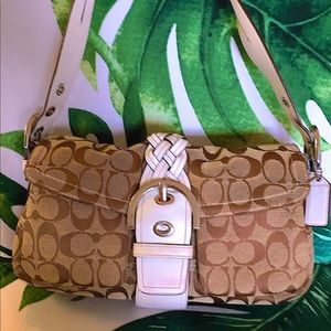 Coach shoulder bag used but in great condition.